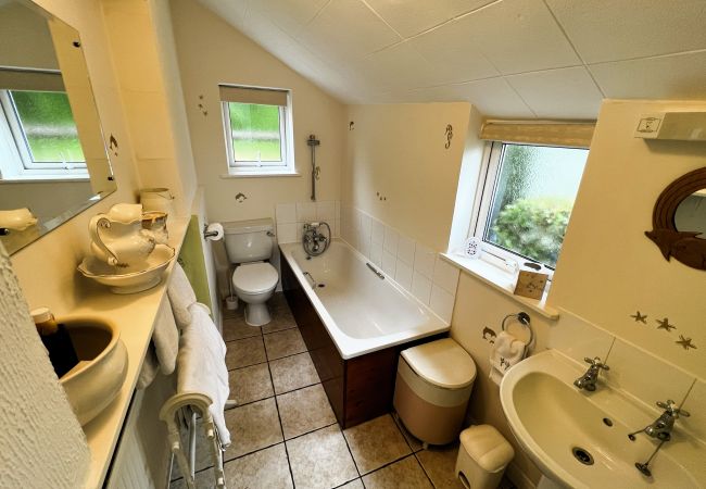 Cottage in Brading - Charnwood Cottage, The Isle of Wight.  Cottage in Brading - Charnwood Cottage, The Isle of Wight.