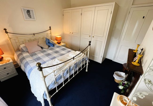 Cottage in Brading - Charnwood Cottage, The Isle of Wight.  Cottage in Brading - Charnwood Cottage, The Isle of Wight.