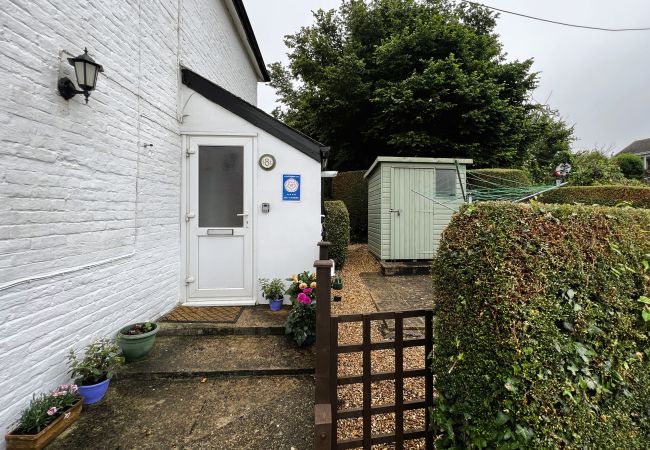 Cottage in Brading - Charnwood Cottage, The Isle of Wight.  Cottage in Brading - Charnwood Cottage, The Isle of Wight.