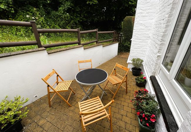 Cottage in Brading - Charnwood Cottage, The Isle of Wight.  Cottage in Brading - Charnwood Cottage, The Isle of Wight.