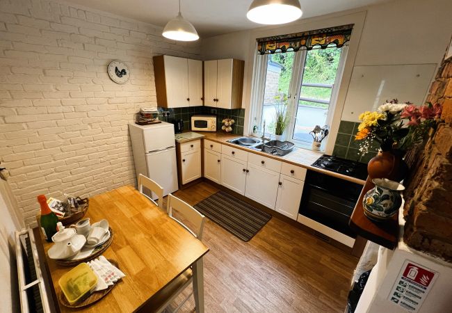 Cottage in Brading - Charnwood Cottage, The Isle of Wight.  Cottage in Brading - Charnwood Cottage, The Isle of Wight.