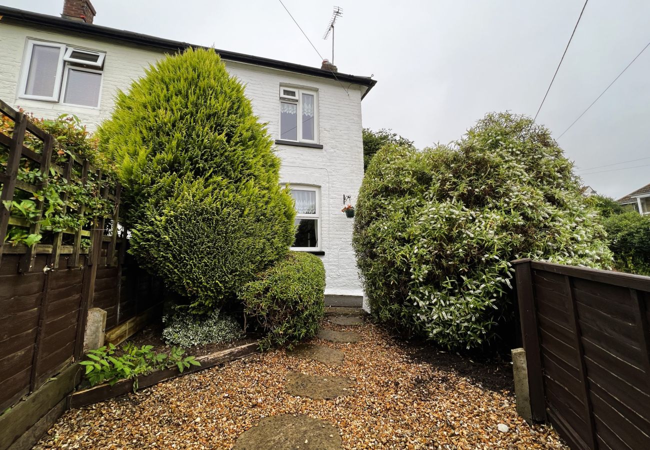Cottage in Brading - Charnwood Cottage, The Isle of Wight. 