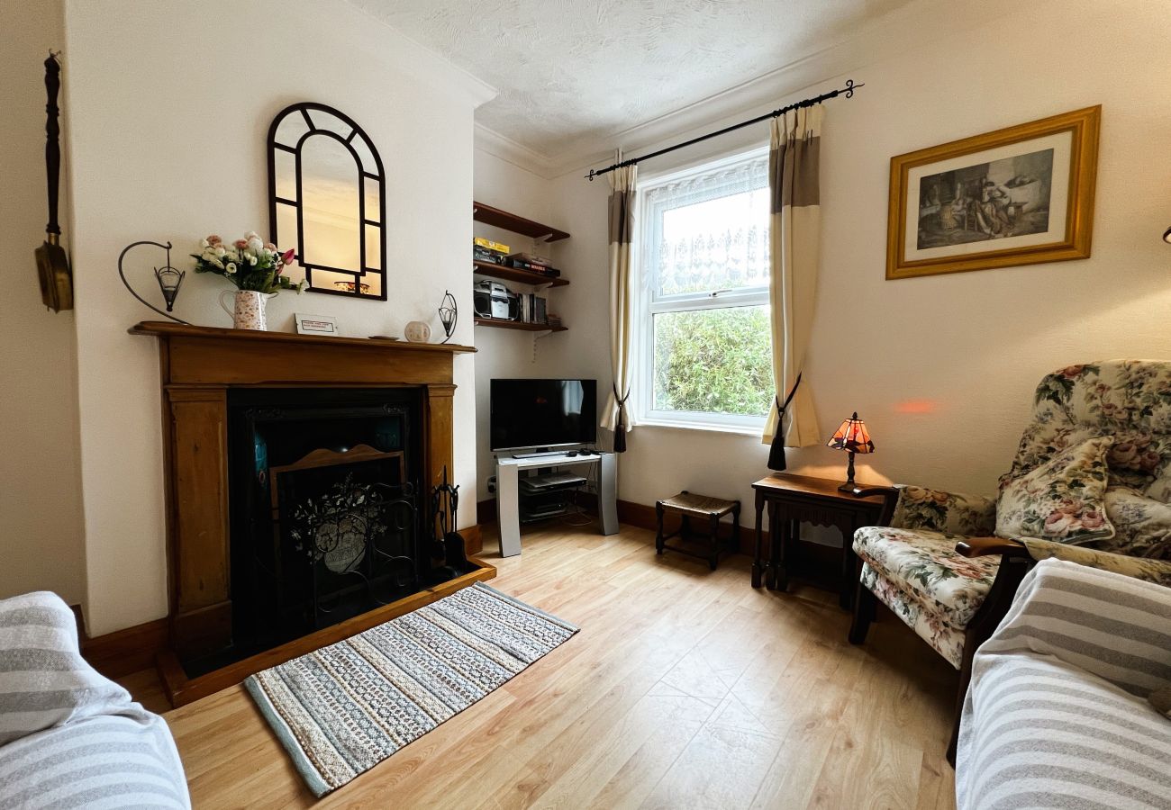 Cottage in Brading - Charnwood Cottage, The Isle of Wight. 