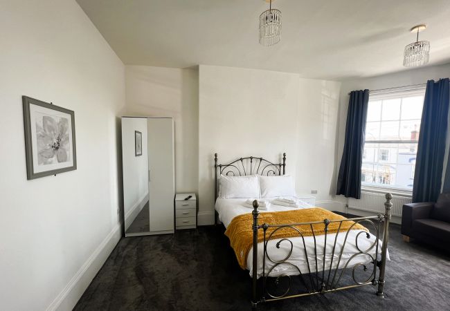 House in Ryde - George Street House, The Isle of Wight.  House in Ryde - George Street House, The Isle of Wight.