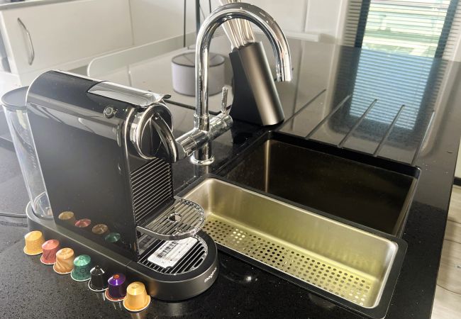 Boat in Binfield - Island Harbour Houseboat, The  Isle of Wight.  Boat in Binfield - Island Harbour Houseboat, The  Isle of Wight.