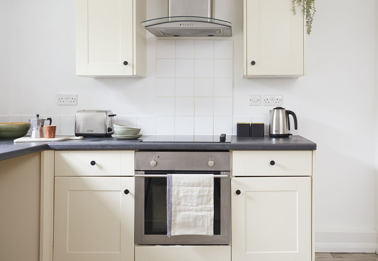 Apartment in Ryde - Wrafton House, Apartment 1, The Isle of Wight. 