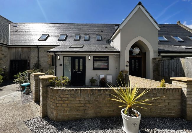 House in Shanklin - 5 Old School Mews, The Isle of Wight.  House in Shanklin - 5 Old School Mews, The Isle of Wight.