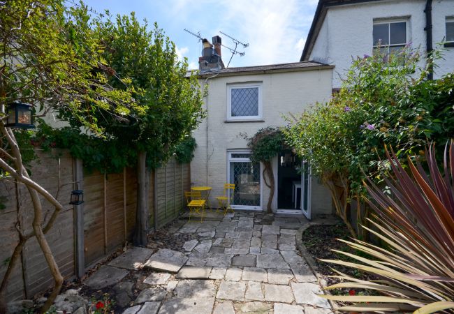 Cottage in Ryde - La Cotte The Isle of Wight Cottage in Ryde - La Cotte The Isle of Wight