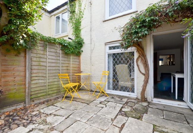 Cottage in Ryde - La Cotte The Isle of Wight Cottage in Ryde - La Cotte The Isle of Wight