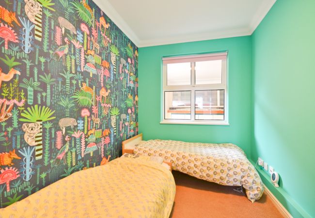 House in Gurnard - Princes Esplanade The Isle of Wight House in Gurnard - Princes Esplanade The Isle of Wight