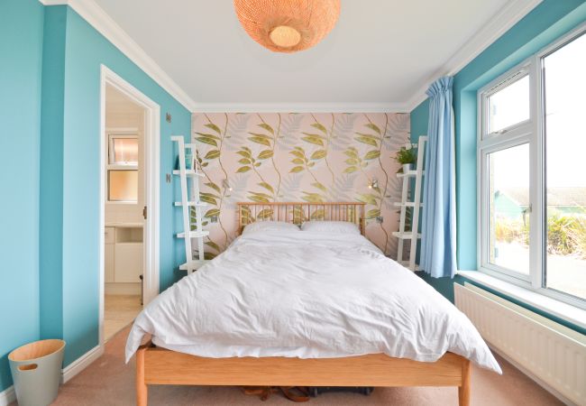 House in Gurnard - Princes Esplanade The Isle of Wight House in Gurnard - Princes Esplanade The Isle of Wight