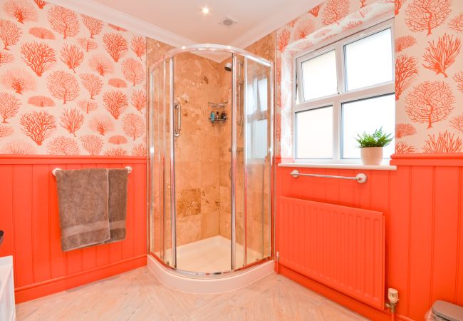 House in Gurnard - Princes Esplanade The Isle of Wight House in Gurnard - Princes Esplanade The Isle of Wight