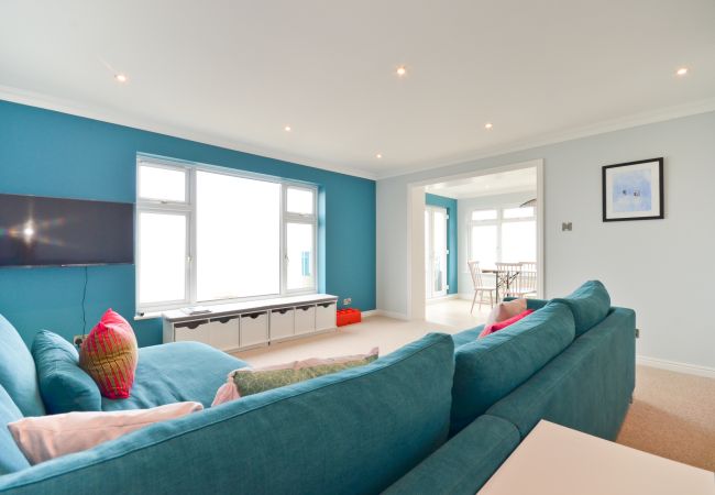 House in Gurnard - Princes Esplanade The Isle of Wight House in Gurnard - Princes Esplanade The Isle of Wight