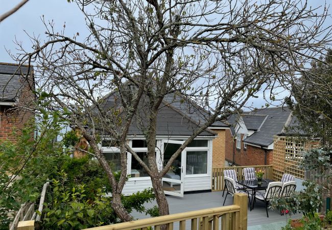 House in Gurnard - Princes Esplanade The Isle of Wight House in Gurnard - Princes Esplanade The Isle of Wight