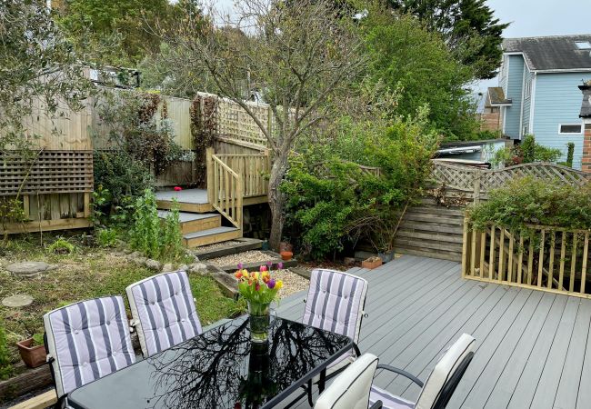 House in Gurnard - Princes Esplanade The Isle of Wight House in Gurnard - Princes Esplanade The Isle of Wight