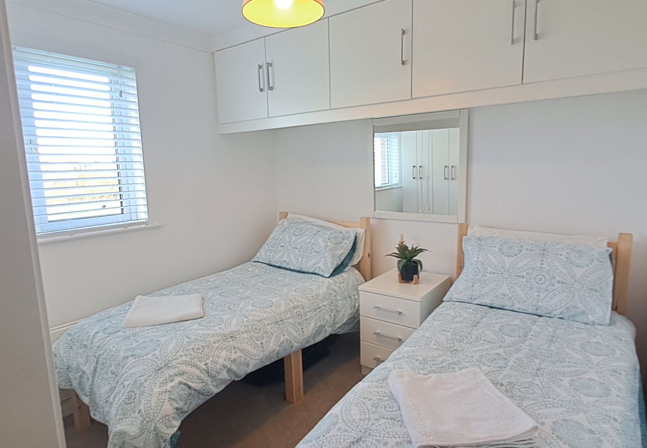 Bungalow in Freshwater - Brambles Farm Bungalow - Isle of Wight