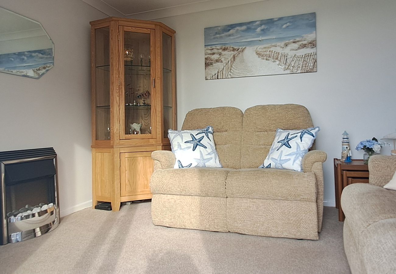 Bungalow in Freshwater - Brambles Farm Bungalow - Isle of Wight
