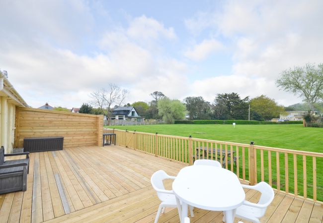 Bungalow in Seaview - The Lobster Pot Isle of Wight Bungalow in Seaview - The Lobster Pot Isle of Wight