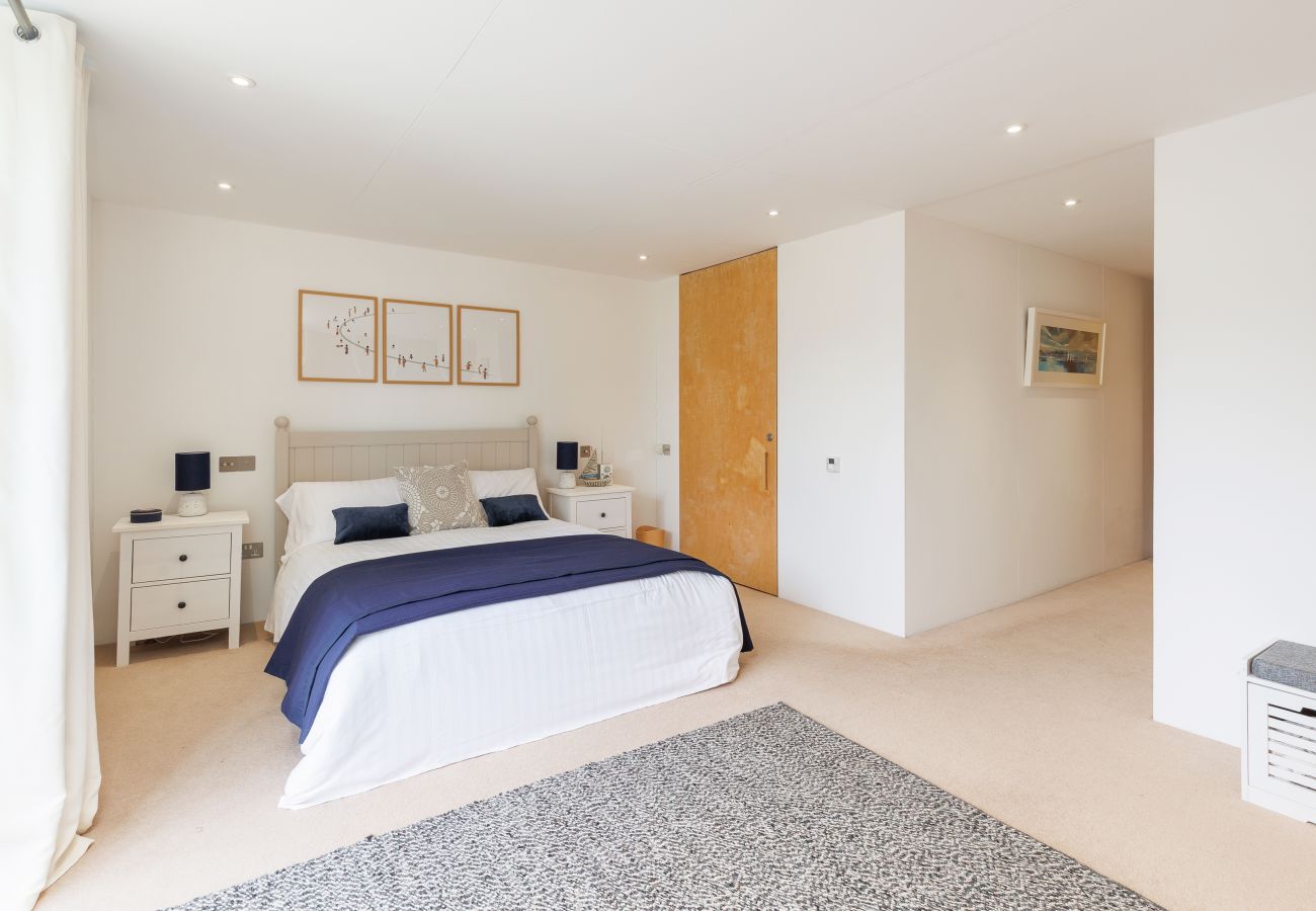 Chalet in Gurnard - The Deck House, Isle of Wight