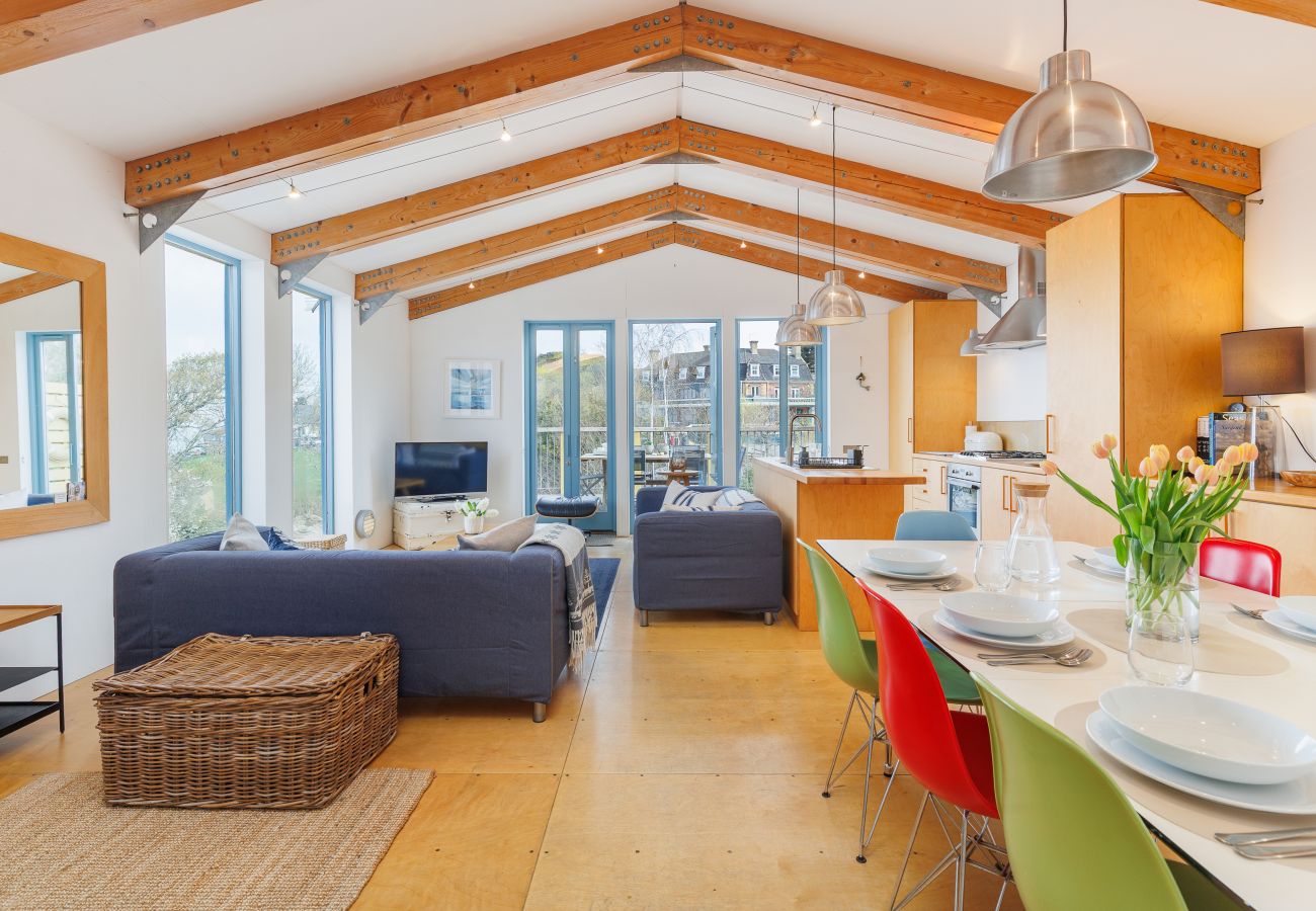 Chalet in Gurnard - The Deck House, Isle of Wight