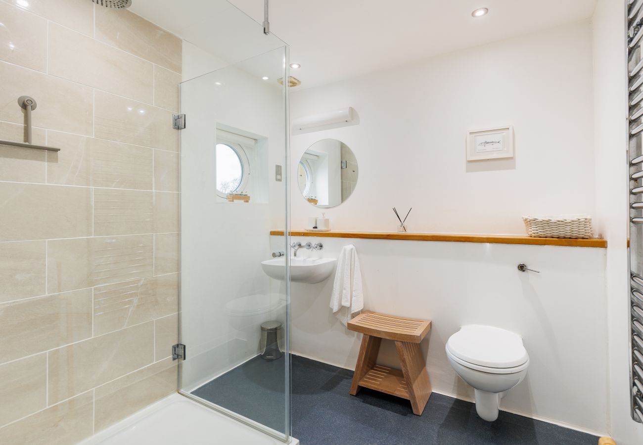 Chalet in Gurnard - The Deck House, Isle of Wight