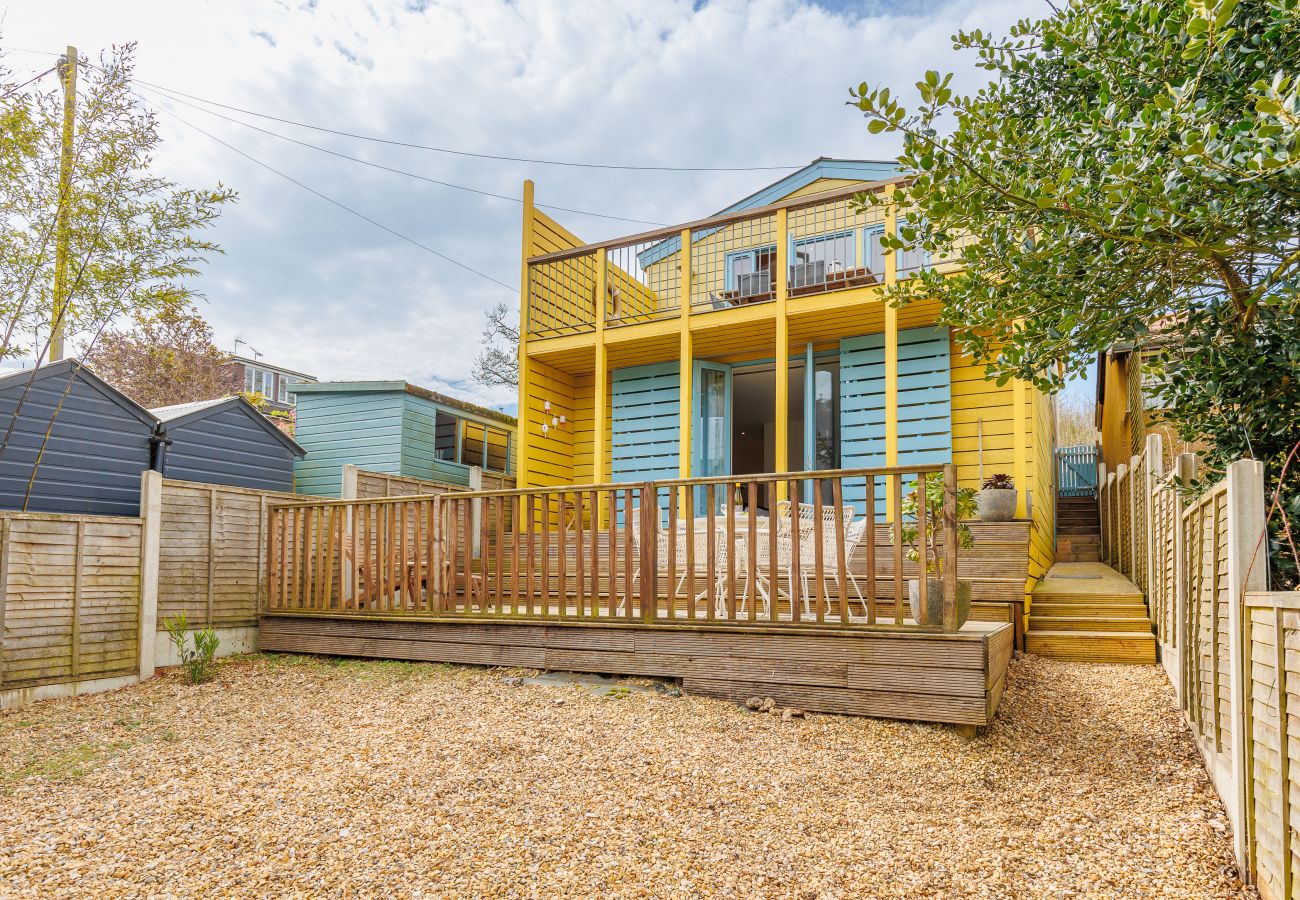 Chalet in Gurnard - The Deck House, Isle of Wight