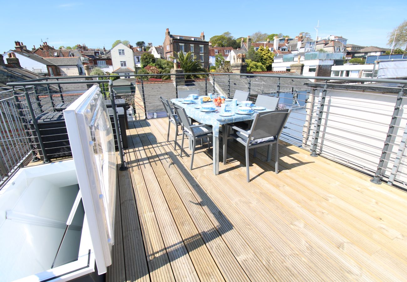Terraced House in Cowes - Penderic - Isle of Wight