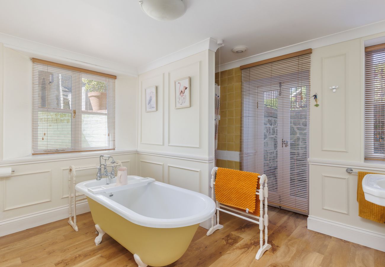 Residence in Shanklin - Old Vicarage Garden Apartment - Isle of Wight