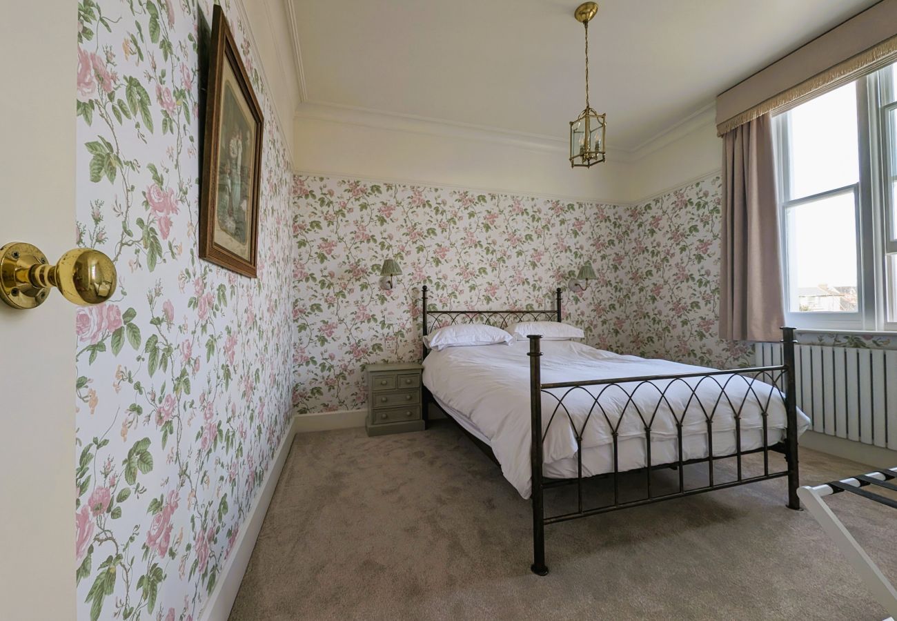 Apartment in Shanklin - Old Vicarage Upper Apartment - Isle of Wight