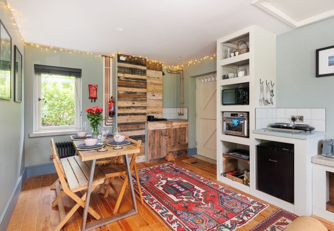 Studio in Ryde - The Little Dairy Studio - Isle of Wight Studio in Ryde - The Little Dairy Studio - Isle of Wight