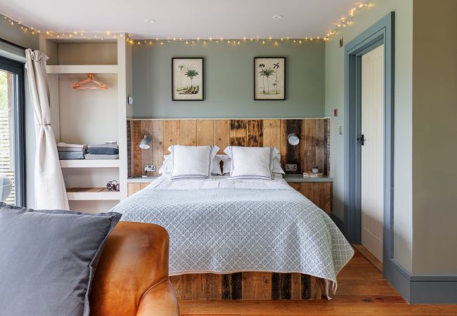 Studio in Ryde - The Little Dairy Studio - Isle of Wight Studio in Ryde - The Little Dairy Studio - Isle of Wight