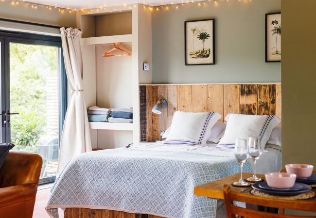 Studio in Ryde - The Little Dairy Studio - Isle of Wight Studio in Ryde - The Little Dairy Studio - Isle of Wight