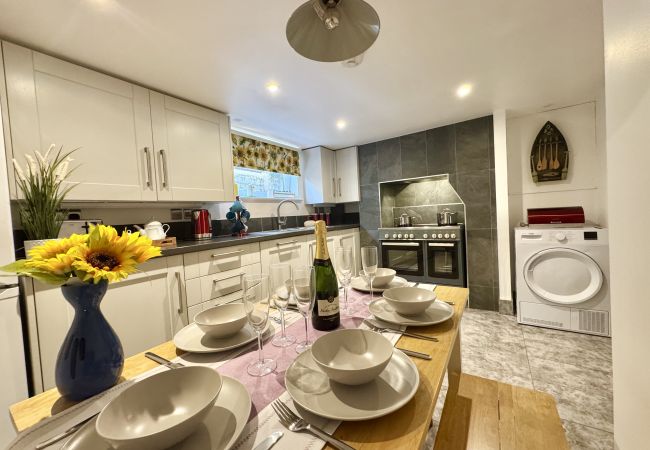 House in Ryde - Castle Cottage, Ryde, Isle of Wight House in Ryde - Castle Cottage, Ryde, Isle of Wight