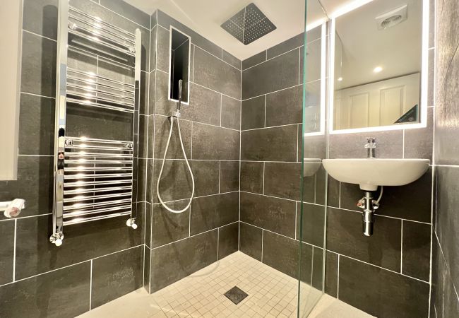 House in Ryde - Castle Cottage, Ryde, Isle of Wight House in Ryde - Castle Cottage, Ryde, Isle of Wight