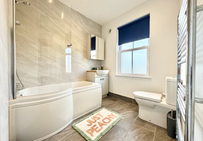 House in Ryde - Castle Cottage, Ryde, Isle of Wight House in Ryde - Castle Cottage, Ryde, Isle of Wight