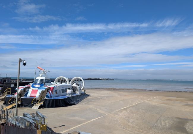 House in Ryde - Castle Cottage, Ryde, Isle of Wight House in Ryde - Castle Cottage, Ryde, Isle of Wight