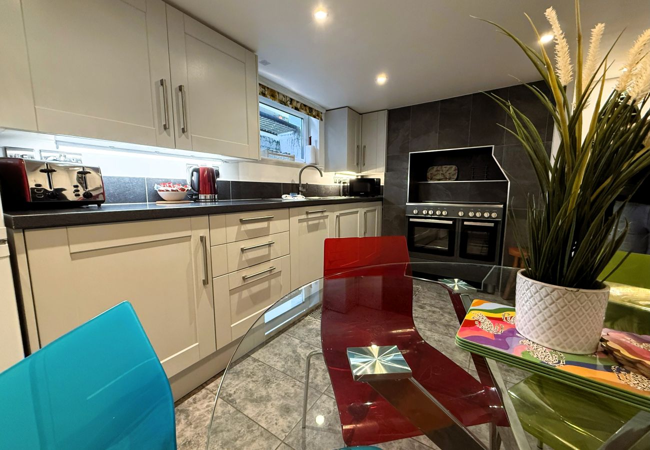 House in Ryde - Castle Cottage, Ryde, Isle of Wight