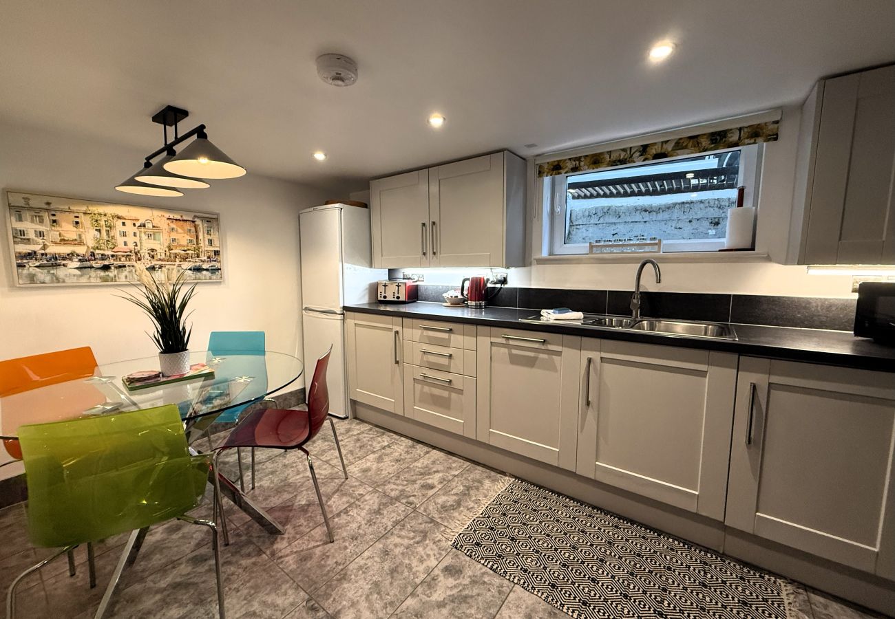 House in Ryde - Castle Cottage, Ryde, Isle of Wight