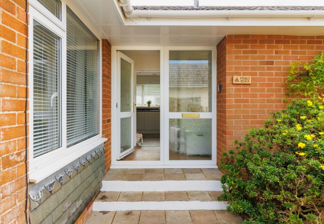 Bungalow in Bembridge - Pebble Beach  Bungalow in Bembridge - Pebble Beach