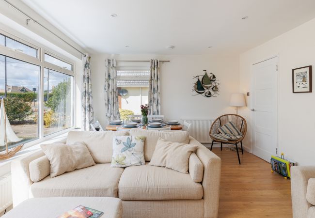 Bungalow in Bembridge - Pebble Beach  Bungalow in Bembridge - Pebble Beach