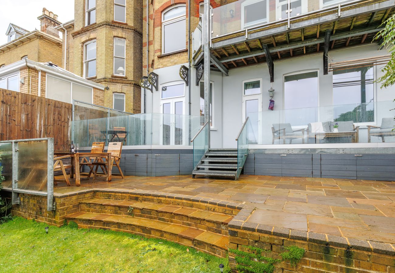 Apartment in Cowes - Solent Garden 