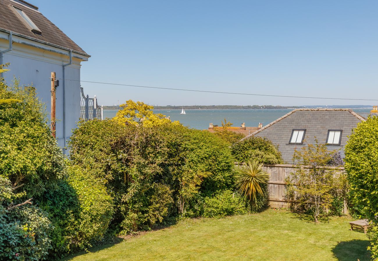 Apartment in Cowes - Solent Garden 