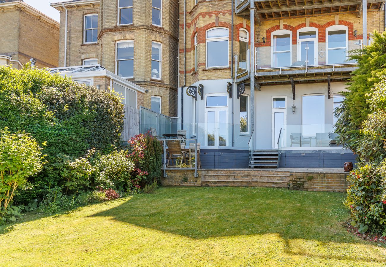 Apartment in Cowes - Solent Garden 