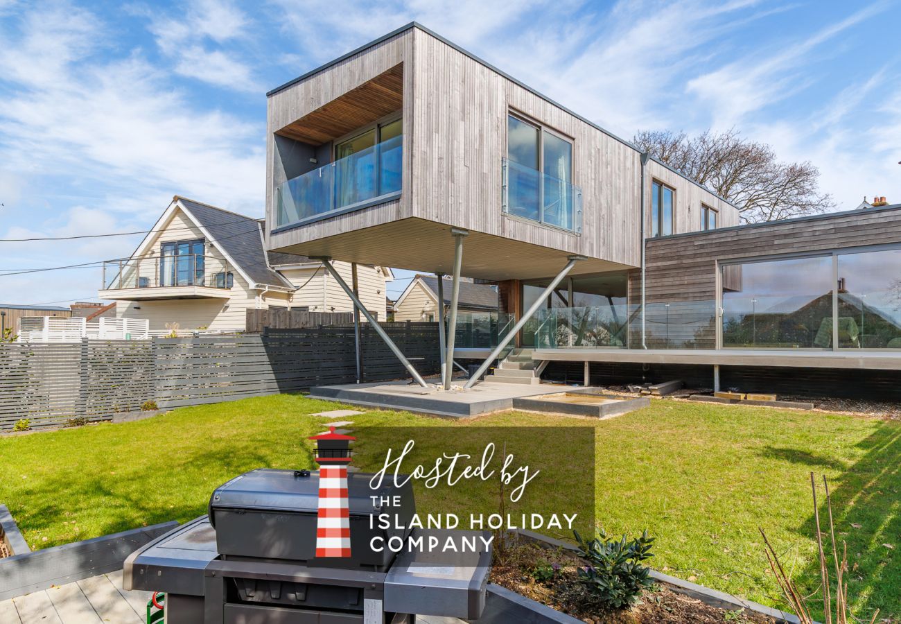 Contemporary coastal home exterior at Rena’s Retreat near Gurnard Bay, Isle of Wight
