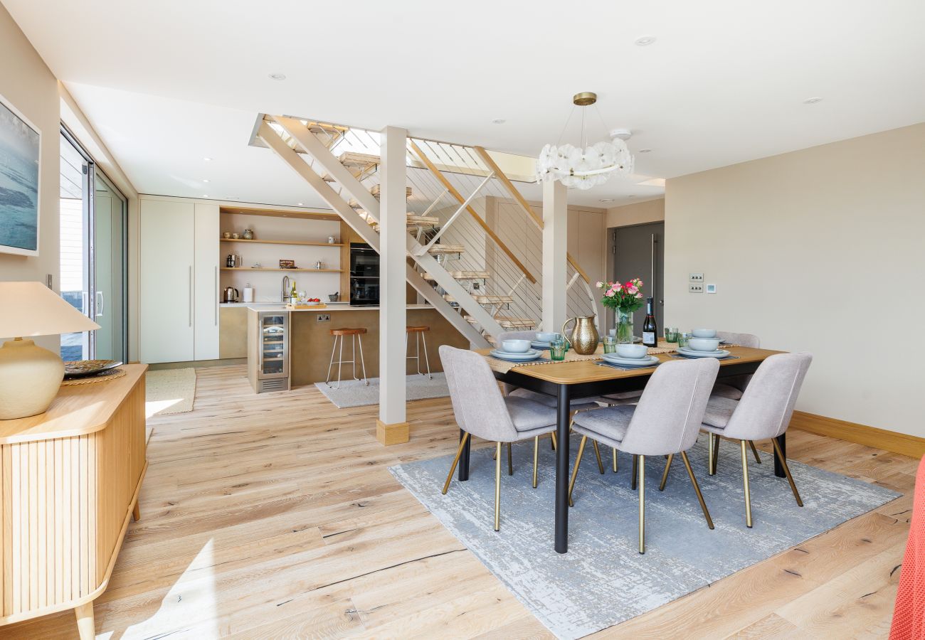 House in Gurnard - Rena's Retreat