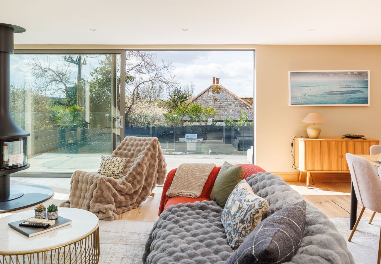 House in Gurnard - Rena's Retreat