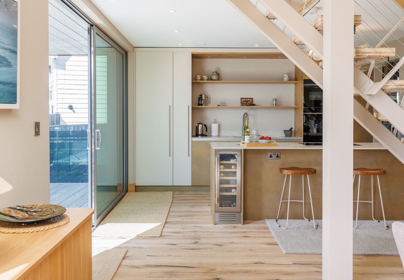 House in Gurnard - Rena's Retreat