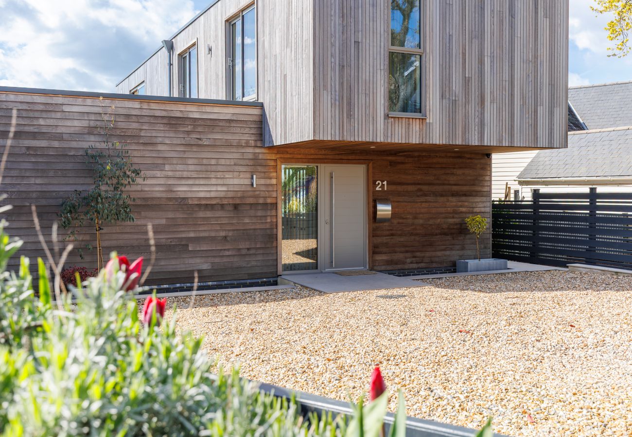 House in Gurnard - Rena's Retreat