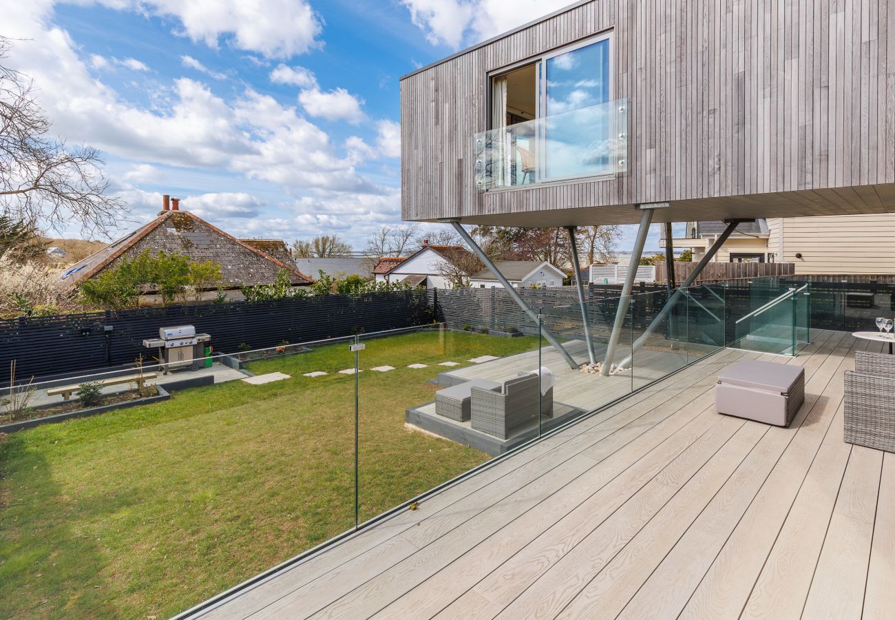 House in Gurnard - Rena's Retreat