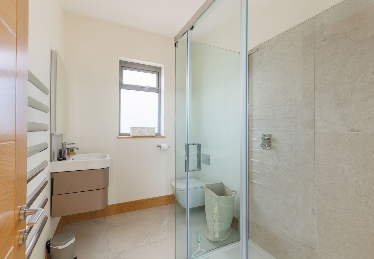 House in Gurnard - Rena's Retreat